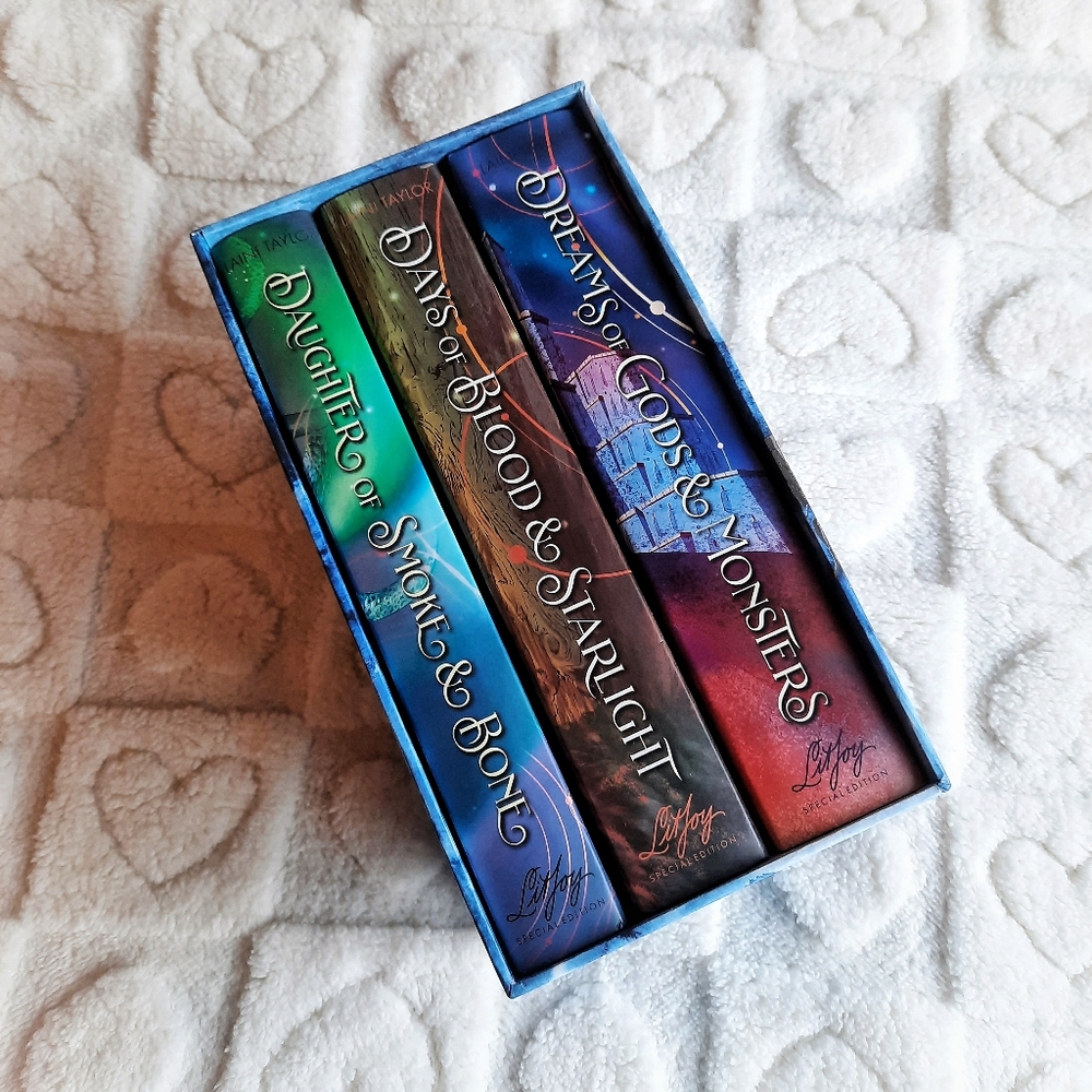 LitJoy Daughter of Smoke and Bone by Laini Taylor Complete Set